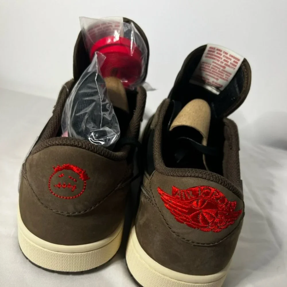 Jordan1 retro low OG SP - Picture 2 of 4